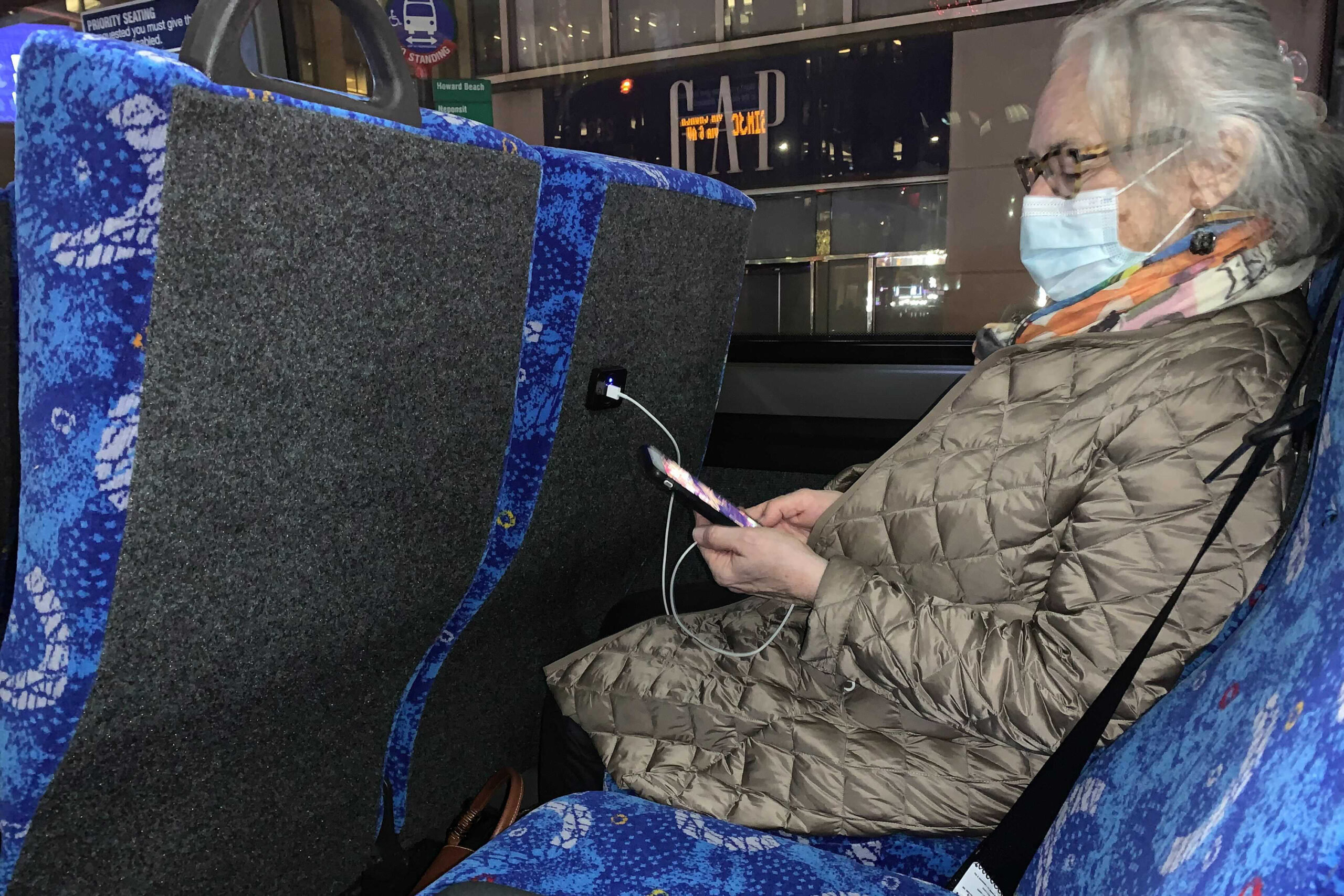 New MTA Express Bus Rollout Tripped Up by Leg-Room Gripes
