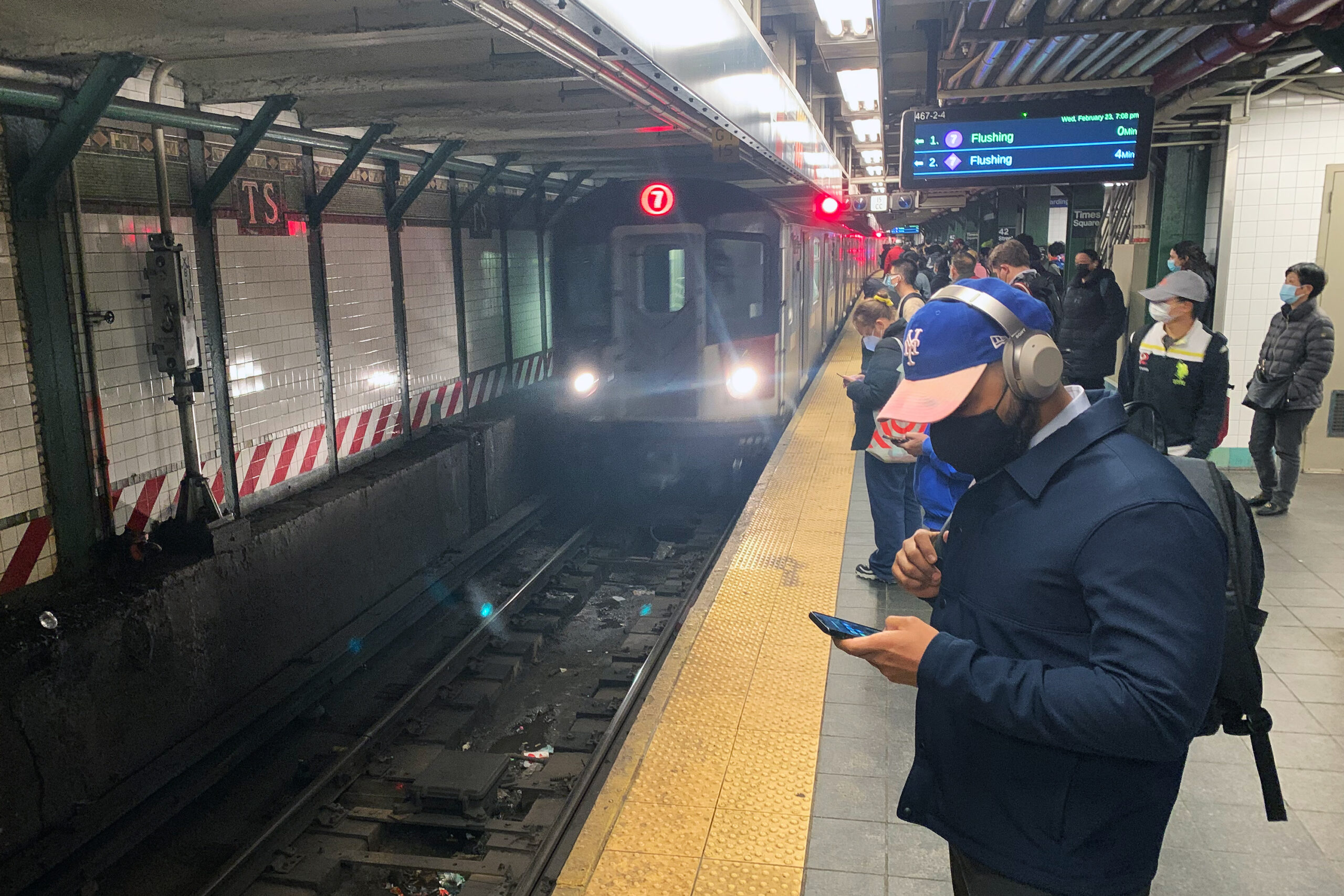 MTA Backtracks on Platform Doors, $100M Plans Set for Three Stations by 2024