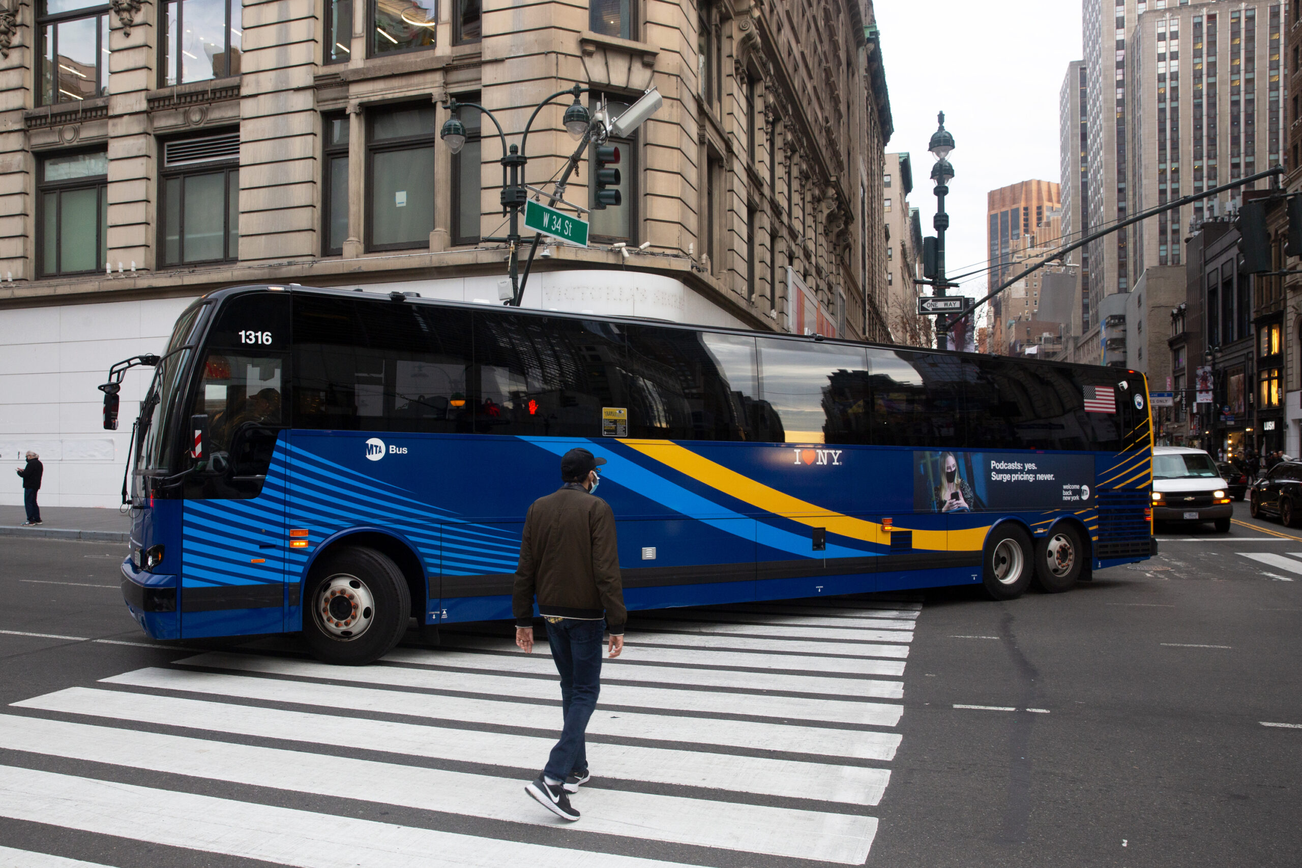 MTA Will Retool More Express Buses for Leg Room After Complaints
