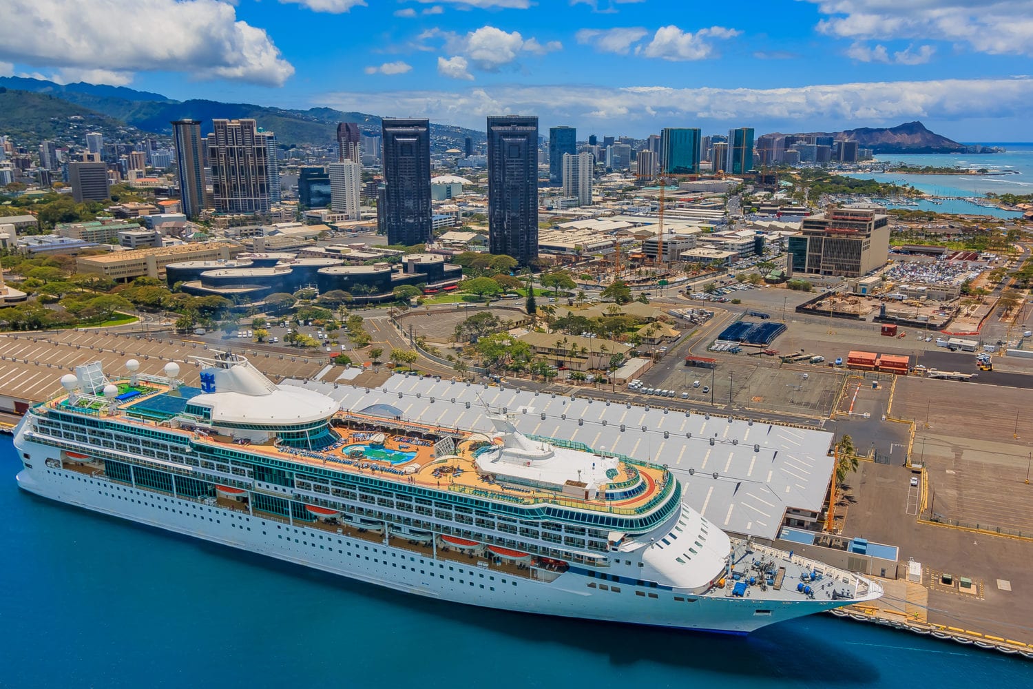 Hawaii visitors, tourism spending up